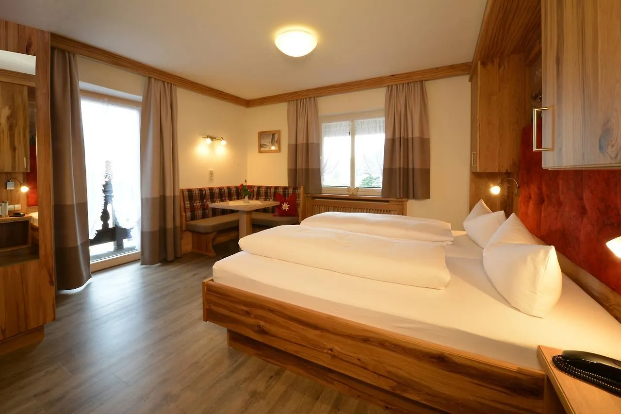 Hotel Edelweiss Reit im Winkl 3*,